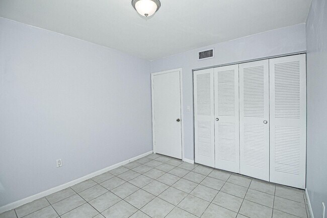 Building Photo - 11780 SW 18th St