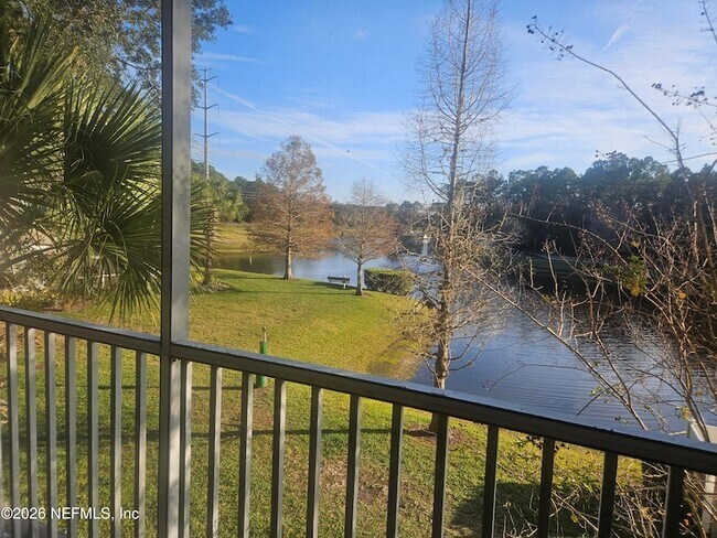 Building Photo - 10550 Baymeadows Rd