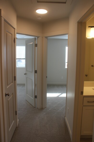 Building Photo - 139 E Lamotte Peak Ln