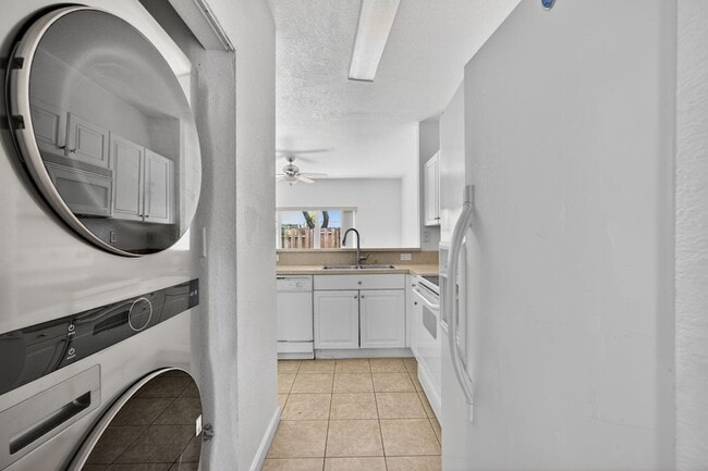 Building Photo - 1575 NE 33rd Ave