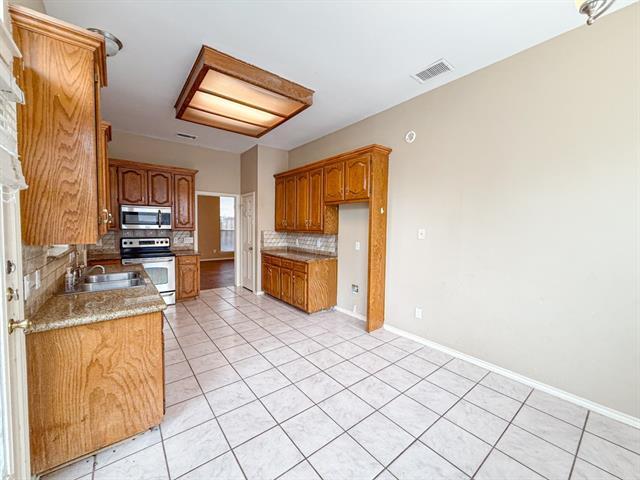 Building Photo - 8902 Bayshore Ln