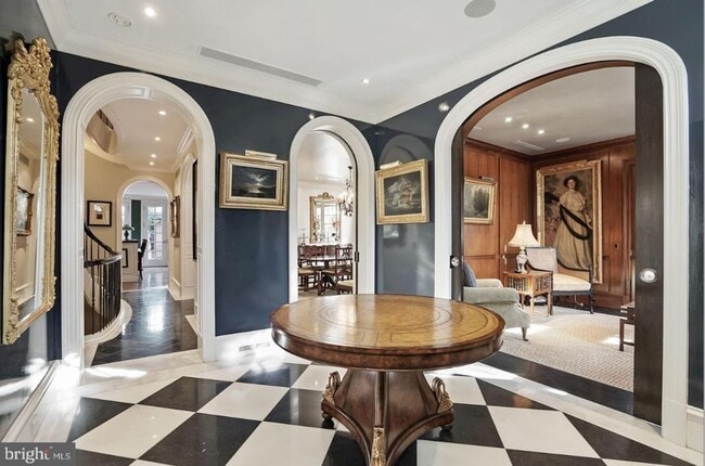 Building Photo - Georgetown East Village Perfection with PA...