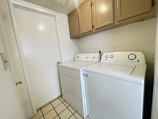 Building Photo - 3209 Ventana Hills Dr