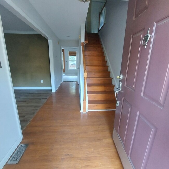 Building Photo - 1230 Briardale Rd