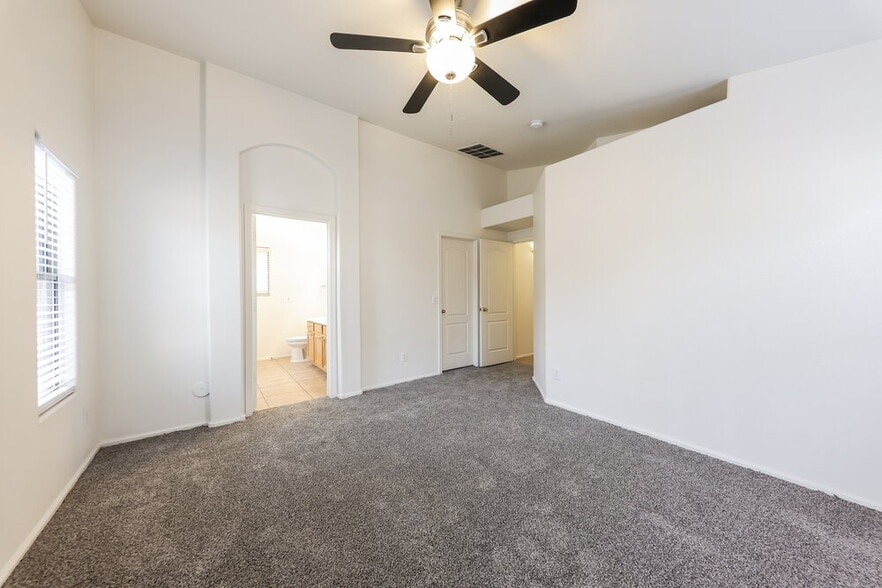 Building Photo - 2510 W Bent Tree Dr