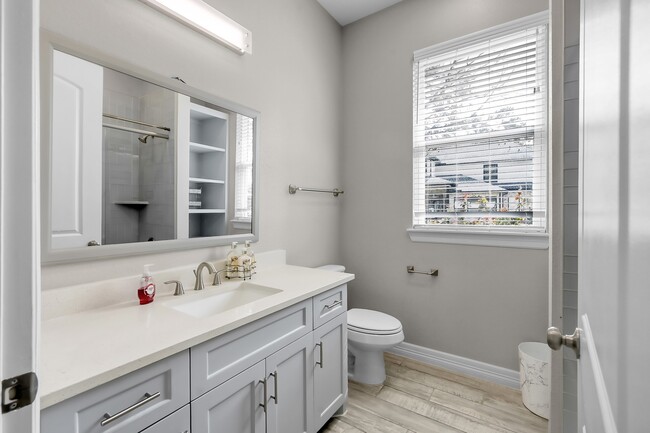 Building Photo - 14609 Jim Stowe Rd