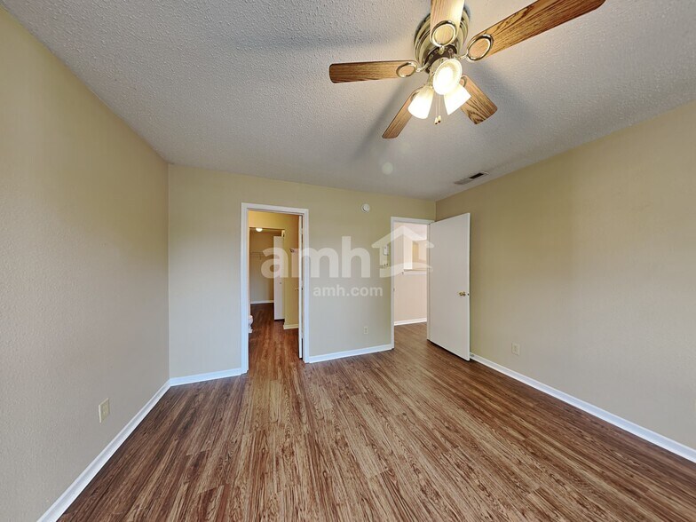 Building Photo - 12627 Justice Xing