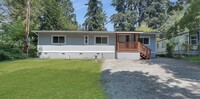 Building Photo - Fabulous 3 bedroom home with outbuilding a...