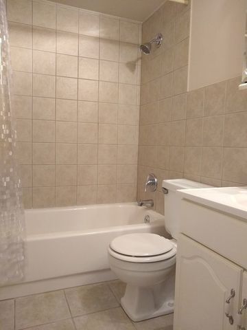 Building Photo - 1460 Fairlane Dr