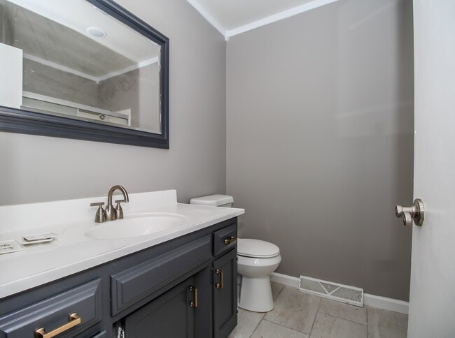 Building Photo - Large newly remodeled Georgetown Home