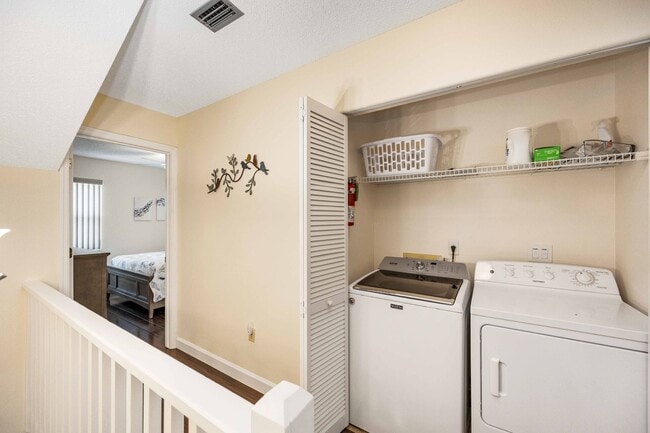 Building Photo - Seasonal or Annual 2 Bedroom, 2.5 Bathroom...