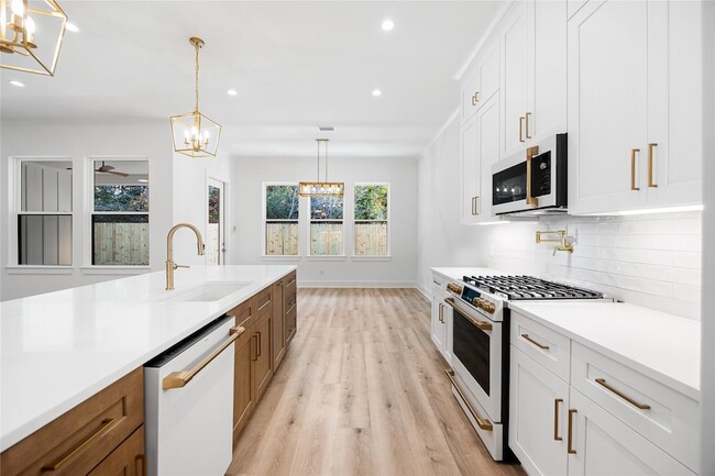 Building Photo - 18211 Polo Meadow Dr