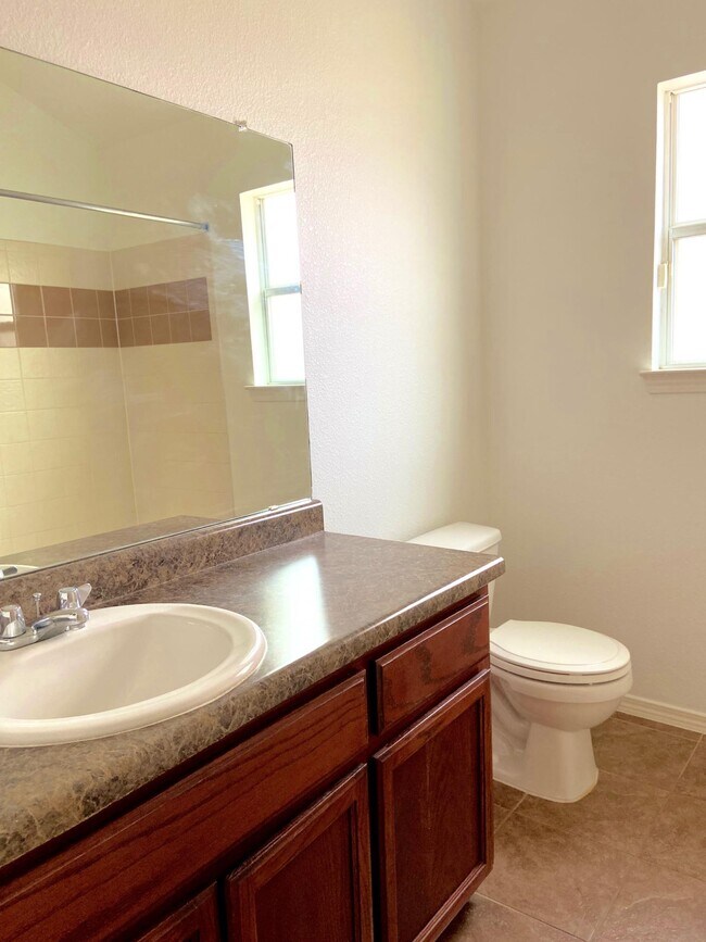 Building Photo - 1470 Senda Del Sol Ln