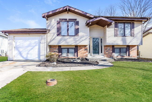 Building Photo - 1253 Advance Dr