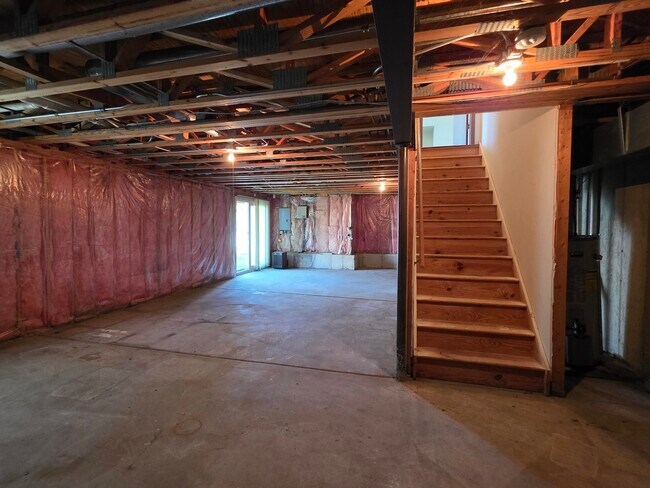 Building Photo - 24 E Honeysuckle Dr