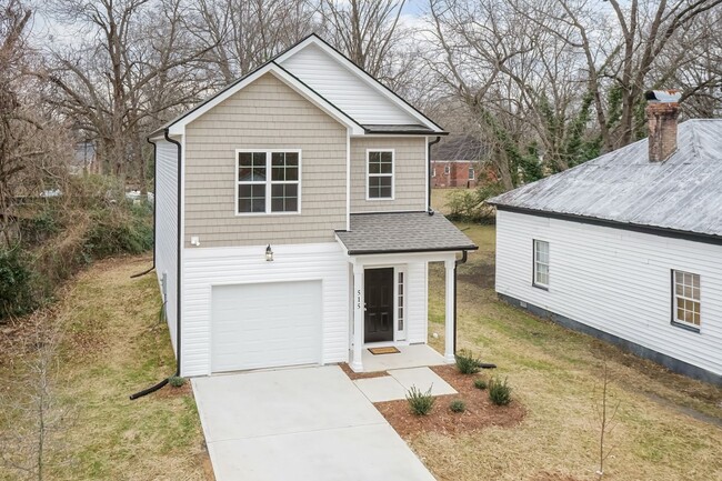 Building Photo - Brand New Three Bedroom Home!