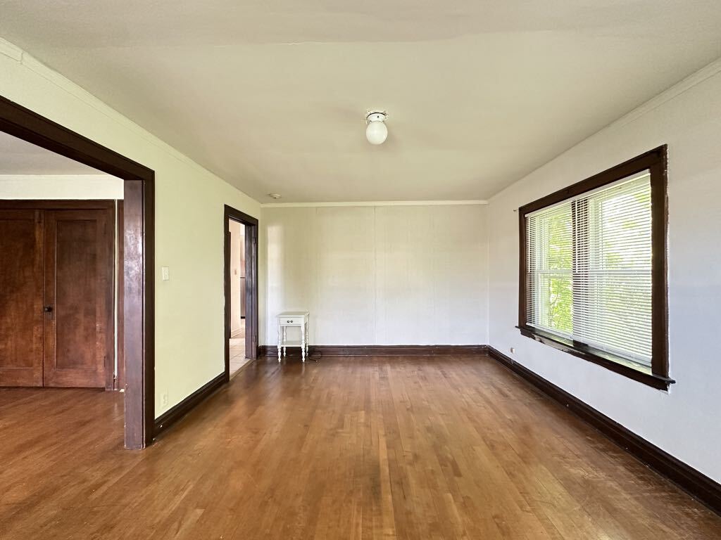 Building Photo - 733 Elm