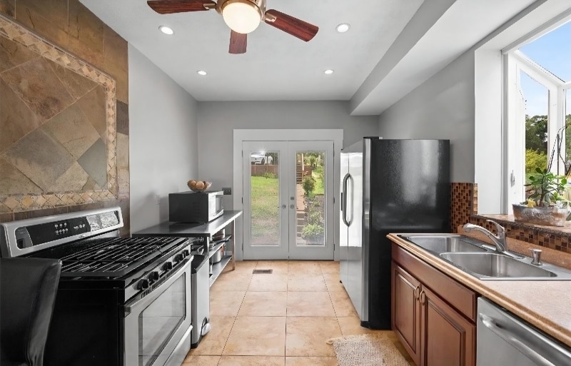 Building Photo - 59 Maytide St