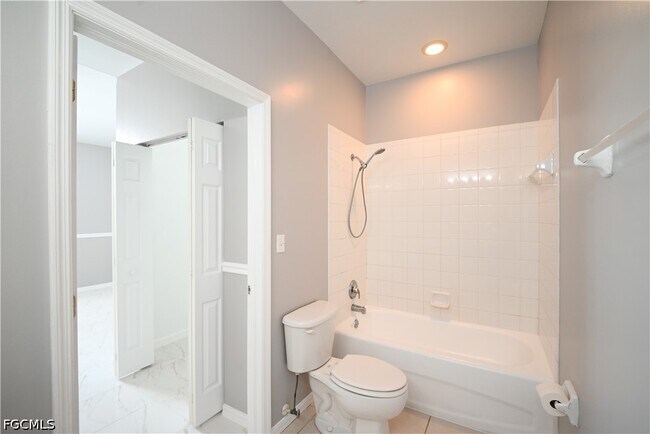 Building Photo - 15433 Bellamar Cir