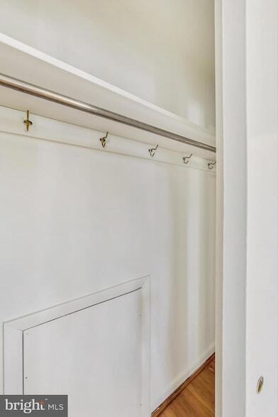 Building Photo - 1208 Pinewood Dr