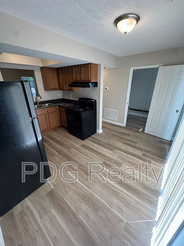 Building Photo - 1833 Scott Rd