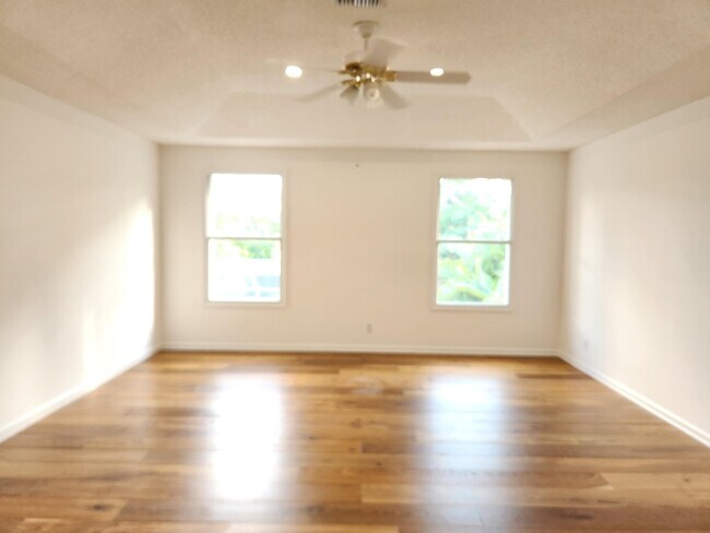 Building Photo - 15188 Oak Chase Ct