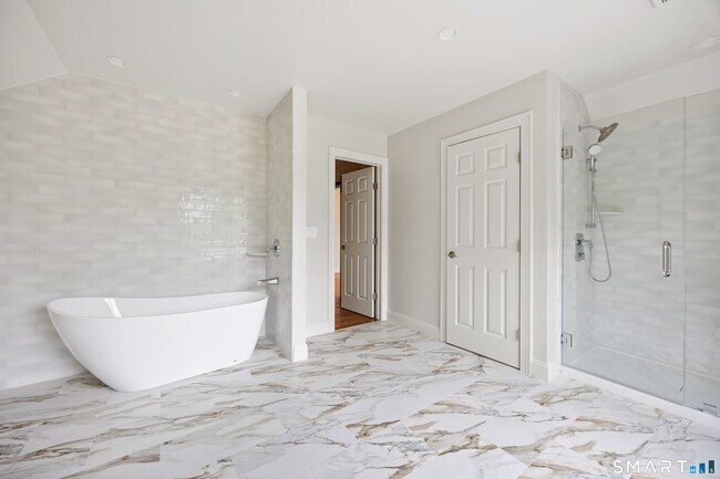 Building Photo - 771 Watertown Rd