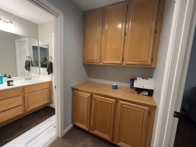 Building Photo - Spacious East Davis Home available in July!