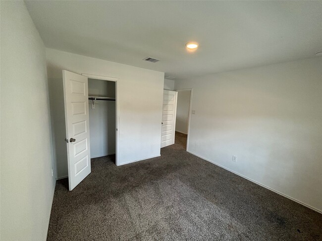 Building Photo - 7326 Audubon Russet Dr