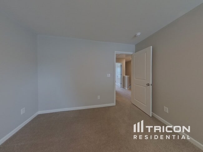 Building Photo - 533 Elmwood Pond Ct