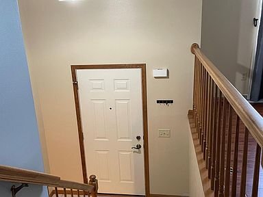 Building Photo - 6921 Village Park Dr