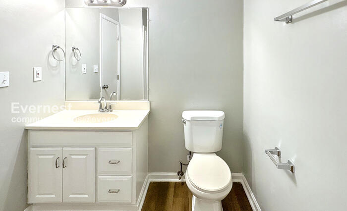 Building Photo - 14005 Glenview Dr SW