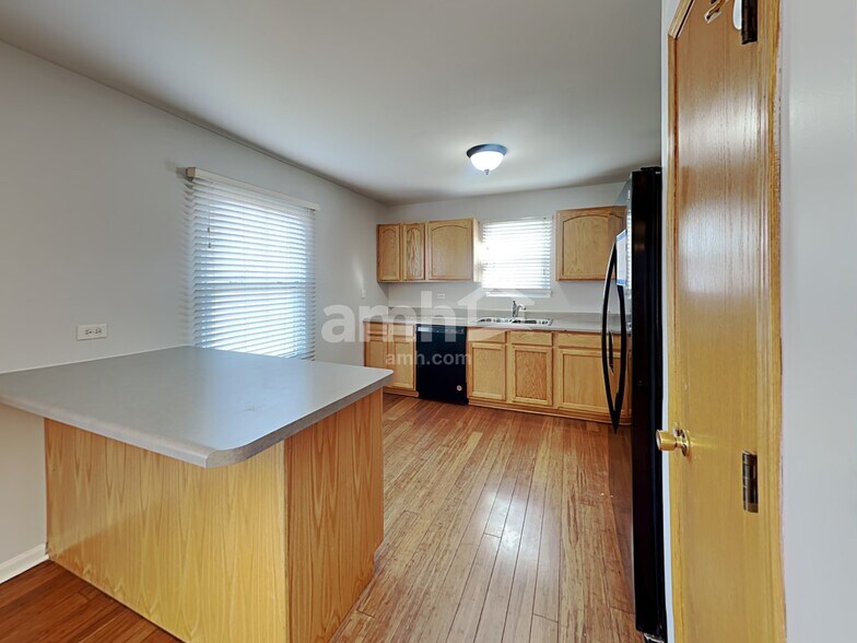 Building Photo - 1304 Lasser Dr