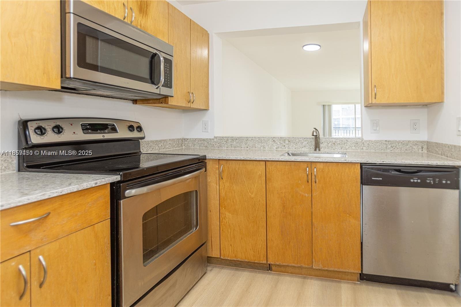Building Photo - 8740 N Sherman Cir
