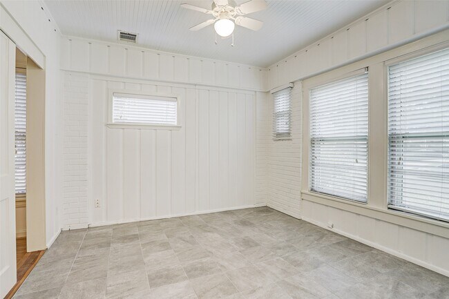 Building Photo - 3514 Plumb St