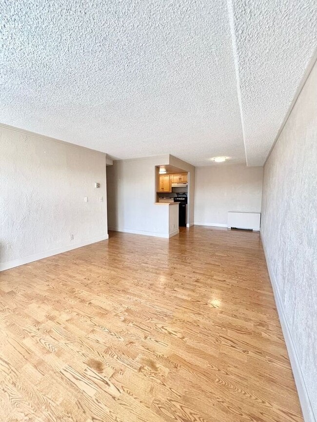 Building Photo - Downtown Fort Collins 2bd/1.5ba Condo with...