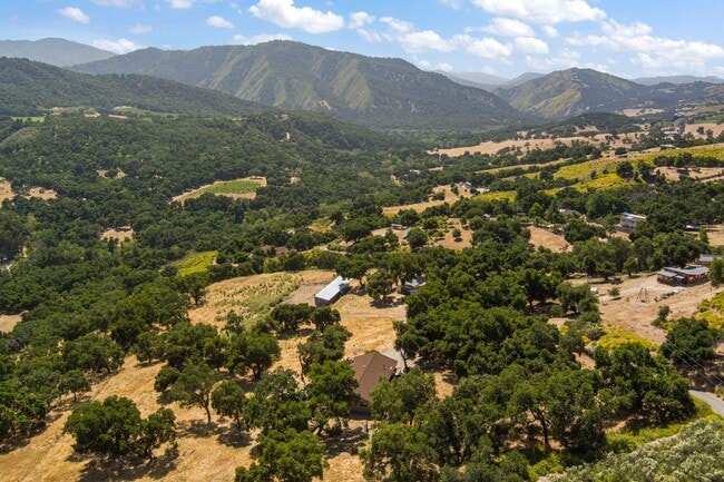 Building Photo - Peaceful Cachagua Retreat | 3BR Home with Vaulted Ceilings, Oaks & Star-Filled Skies