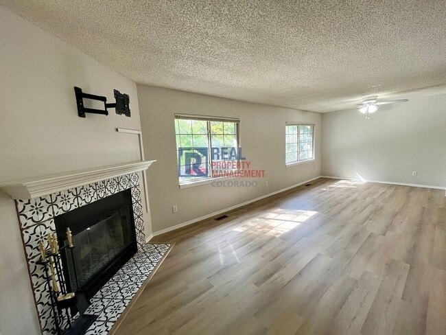 Building Photo - 2229 Villa Rosa Dr