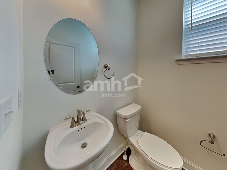 Building Photo - 5125 Canyon Creek Way
