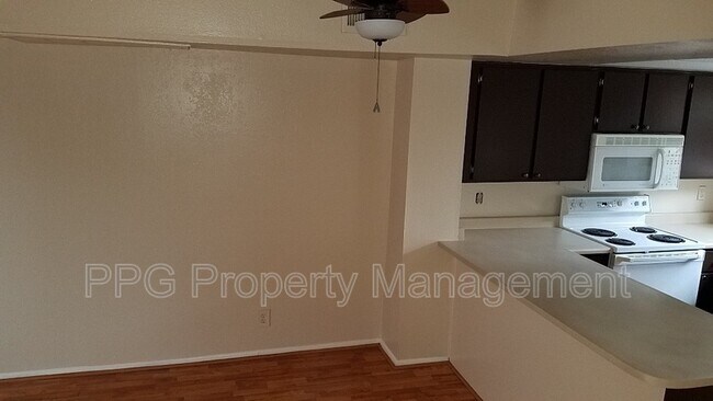 Building Photo - 6104 W Townley Ave