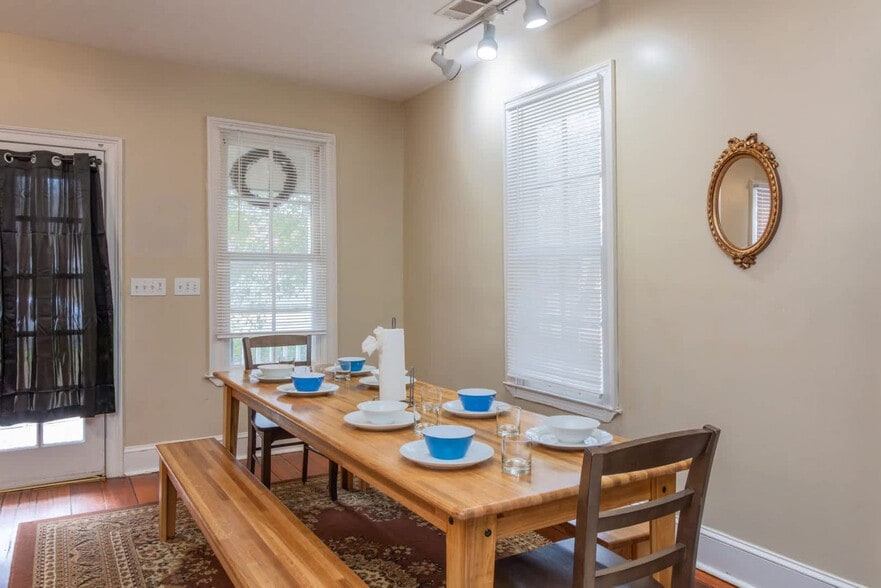 Building Photo - 438 1st Ave