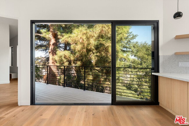 Building Photo - 3427 Bonnie Hill Dr