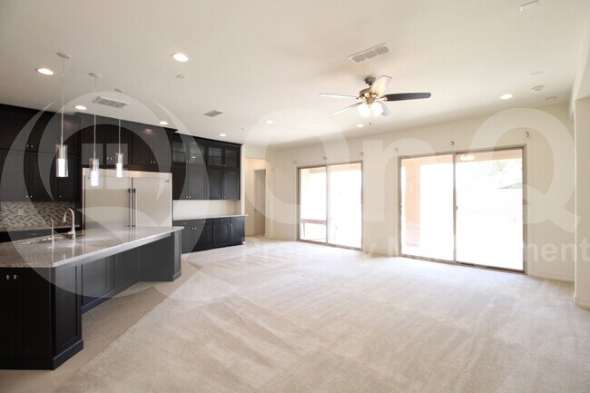 Building Photo - 1781 E Aster Pl