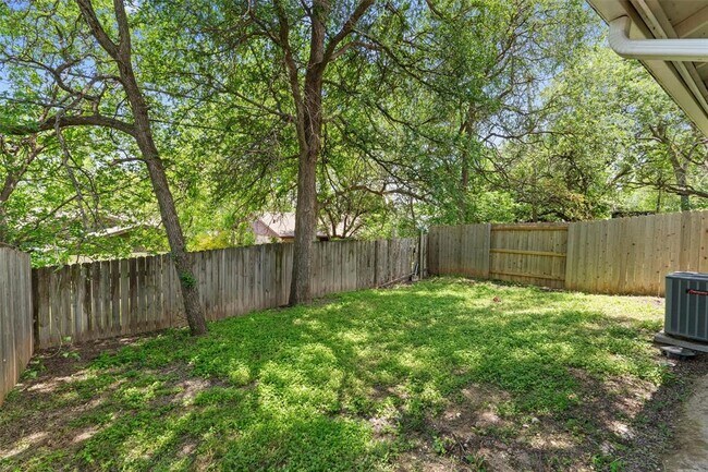 Building Photo - 11411 Walnut Ridge Dr