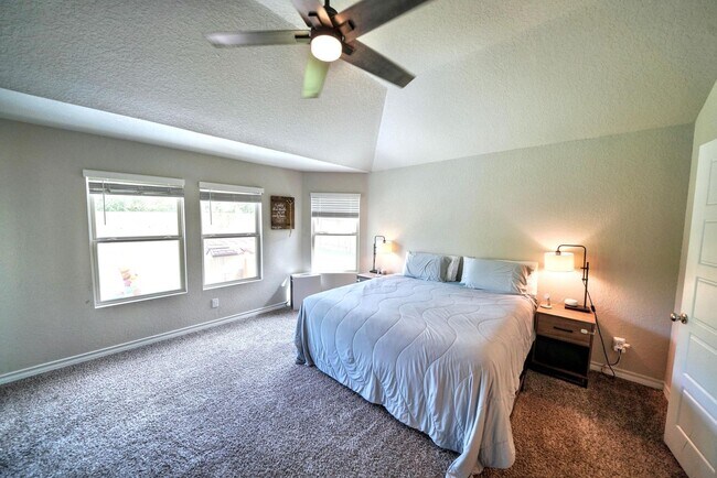 Building Photo - Stunning Home with 3-Car Garage in New Bra...