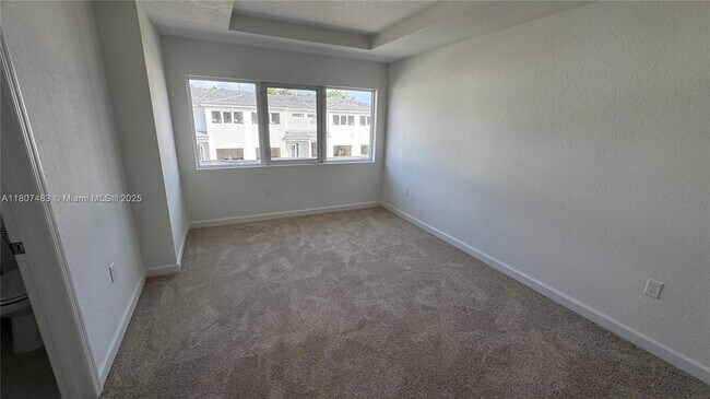 Building Photo - 5130 SW 37th St