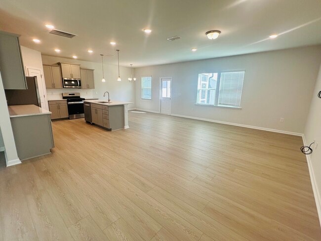 Building Photo - 520 Providence Spgs Ln
