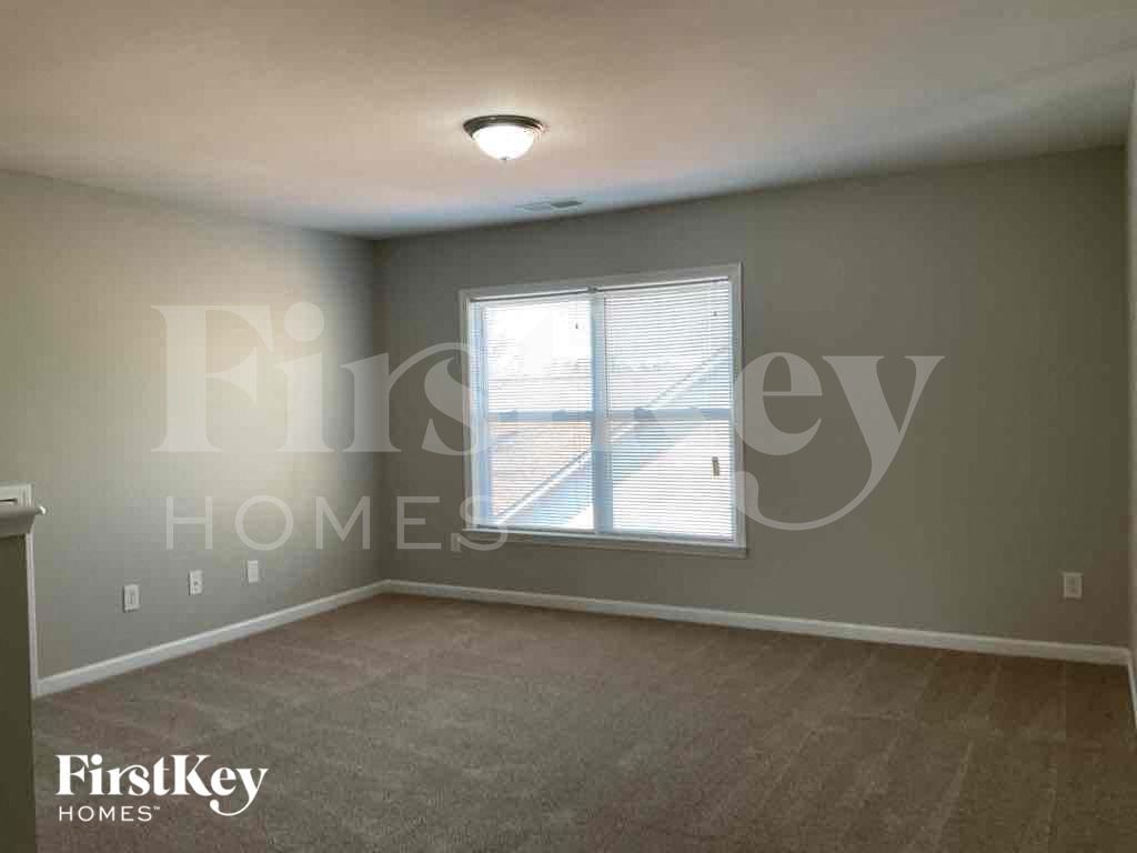 Building Photo - 670 Golden Meadow Dr