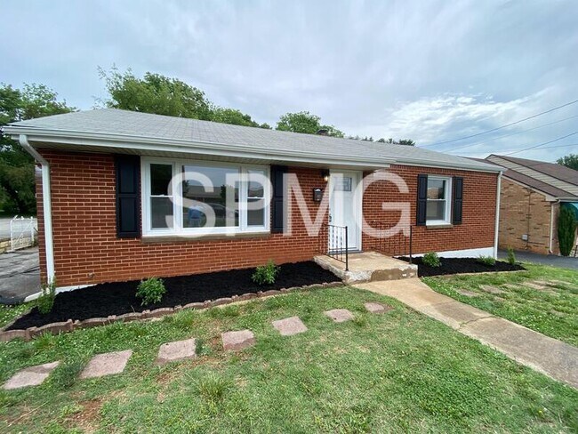 Primary Photo - 5125 Airport Rd NW