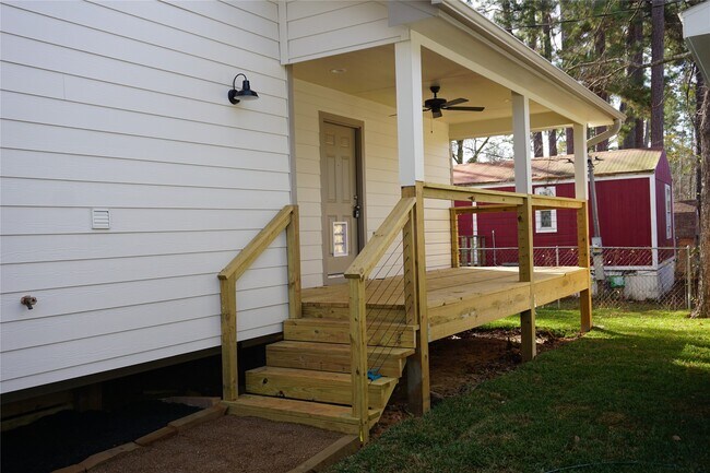 Building Photo - 10110 Barberry St